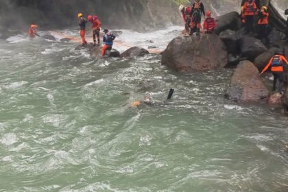 SAR gabungan mencari korban tenggelam di Bendungan Sungai Kalakkara.