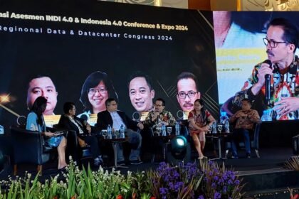 Konsep revolusi industri 4.0. Indonesia berambisi masuk dalam jajaran 10 besar ekonomi terkuat di dunia pada tahun 2030.