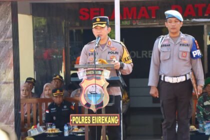 Polres Enrekang menggelar apel pasukan Operasi Keselamatan Pallawa di lapangan apel Polres Enrekang pada Sabtu (02/03/2024).