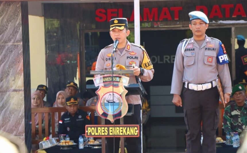 Polres Enrekang menggelar apel pasukan Operasi Keselamatan Pallawa di lapangan apel Polres Enrekang pada Sabtu (02/03/2024).