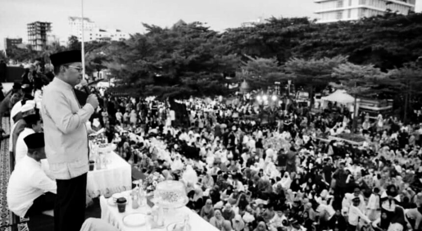 Puluhan anak yatim dari panti asuhan berbuka puasa di Anjungan City Of Makassar, Jumat (22/3/2024) berakhir dengan kepahitan.