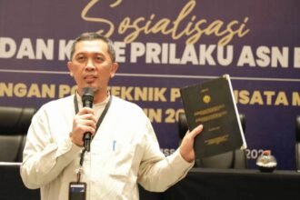 Direktur Poltekpar Makassar, Dr. Herry Rachmat Widyaya, M.M.Par., CHE