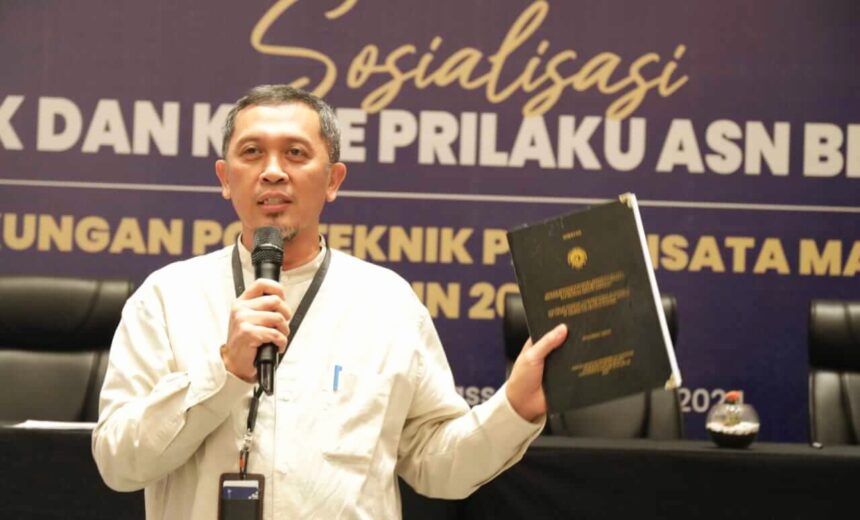 Direktur Poltekpar Makassar, Dr. Herry Rachmat Widyaya, M.M.Par., CHE