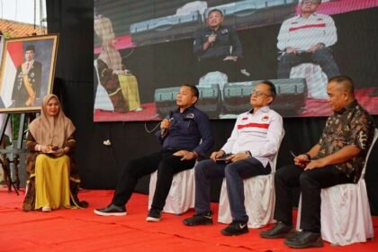 Direktur Media Online Guetilang Heintje Mandagie, menjadi salah satu pembicara pada program sosialisasi yang digelar BP2MI bersama Pemerintah Kabupaten Indramayu melalui Desa Widasari dan Cybers Job, (27/3/2024).