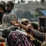 Serangan Israel di Gaza menyebabkan puluhan orang tewas ketika PBB menegaskan Israel memblokir bantuan ke wilayah tersebut. (palestinepost/ho)