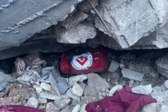 Serangan udara Israel saat fajar pada hari Rabu (27/3/2024) menyasar pusat ambulans yang digunakan oleh Asosiasi, menandai tindakan yang dianggap sebagai kejahatan keji dan pelanggaran terang-terangan terhadap hukum internasional. (qudsnews/ho/mediapesan.com)