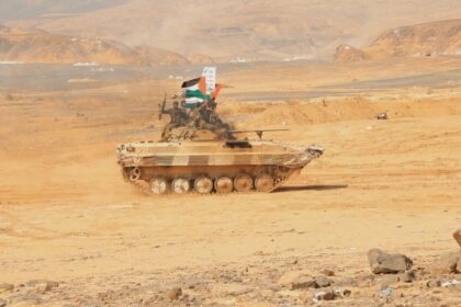 Foto| Manuver militer di Yaman bertajuk “Hari yang Dijanjikan”.