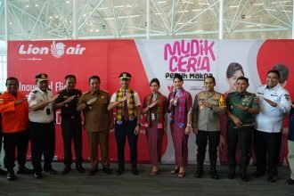 Pangdam XIV/Hsn dan Forkopimda Sulsel saksikan peresmian penerbangan perdana Lion Air rute Makassar – Banjarmasin di Bandara Sultan Hasanuddin.