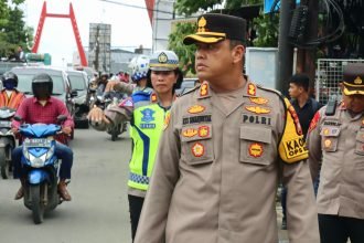 Kapolres Gowa, AKBP R.T.S Simanjuntak, S.H., S.I.K., M.M., M.I.K, bersama tim Pejabat Utama (PJU) serta Wakapolres Gowa, KOMPOL Gani, S.H,M.H, turut mengawasi dengan cermat arus mudik di wilayahnya.