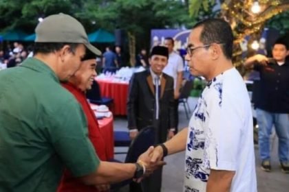 Kapolda Sulawesi Selatan, Irjen Pol Andi Rian R Djajadi, mengadakan buka puasa bersama sejumlah konten kreator dan admin media sosial (medsos) di Hotel Gammara, Jalan Metro Tanjung Bunga, Makassar, (3/4/2024).