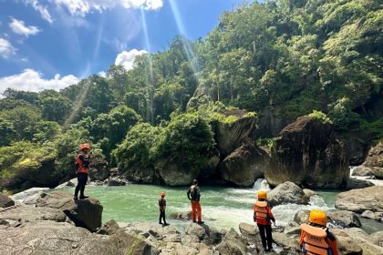 Operasi pencarian warga yang diduga tenggelam di sekitar air terjun Dusun Tanetea Desa Bontomanai Kabupaten Gowa.