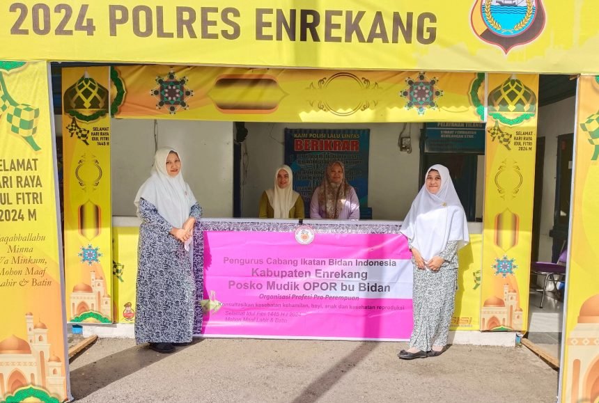 Ikatan Bidan Indonesia (IBI) Kabupaten Enrekang ikut serta pada posko gabungan mudik lebaran 2024 di posko Lantas Polres Enrekang Jalan Sultan Hasanuddin Enrekang, Minggu 14 April 2024.