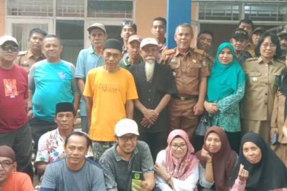 Baraya dan Bontoala Parang di wilayah kecamatan Bontoala Kota Makassar dalam program menanam benih cabai, Selasa (23/4/2024). (Ist.)