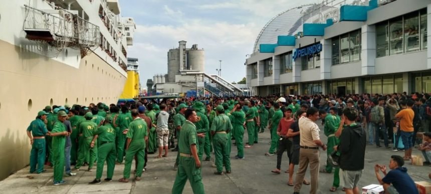 Pelindo Regional 4 mencatat total jumlah penumpang yang naik dan turun mencapai 667.012 orang, dengan total arus kapal sebanyak 1.075 call atau kunjungan. (PR4/PL)