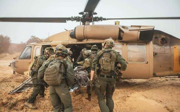 Evakuasi terhadap tentara yang telah terluka dalam berbagai insiden di Palestina.