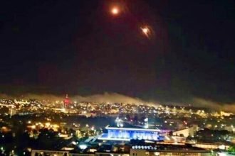 Serangan rudal dan drone Iran di atas langit Israel, (14/4/2024).