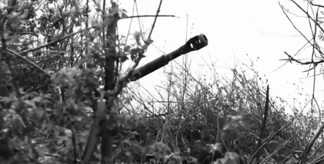 Drone Ungkap Taktik Baru: Musuh Diserang dengan Presisi 2 Kru senjata self-propelled "Gvozdika".