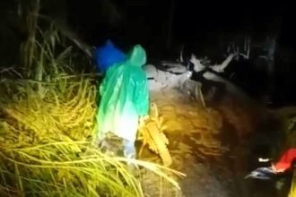 Dua kampung di Kecamatan Bungin terisolir, penyaluran bantuan logistik lewat komunitas motor trail, Mei 2024. (indrajaya yus/mediapesan.com)