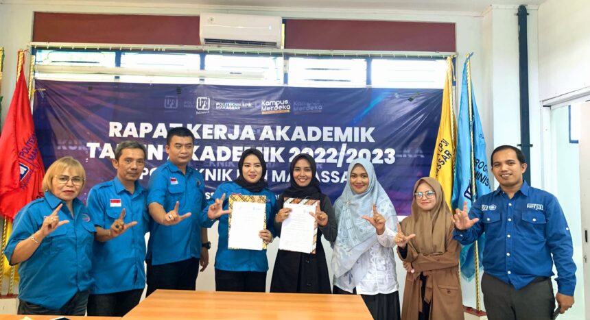Penandatanganan MoU pengembangan SDM kewirausahaan antara UKM IKM Nusantara dan Politeknik LP3I Makassar.
