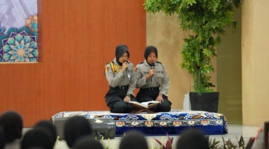 Polwan yang berakhlak mulia melalui Program Pelatihan Pendidikan Siswa Qur’ani.