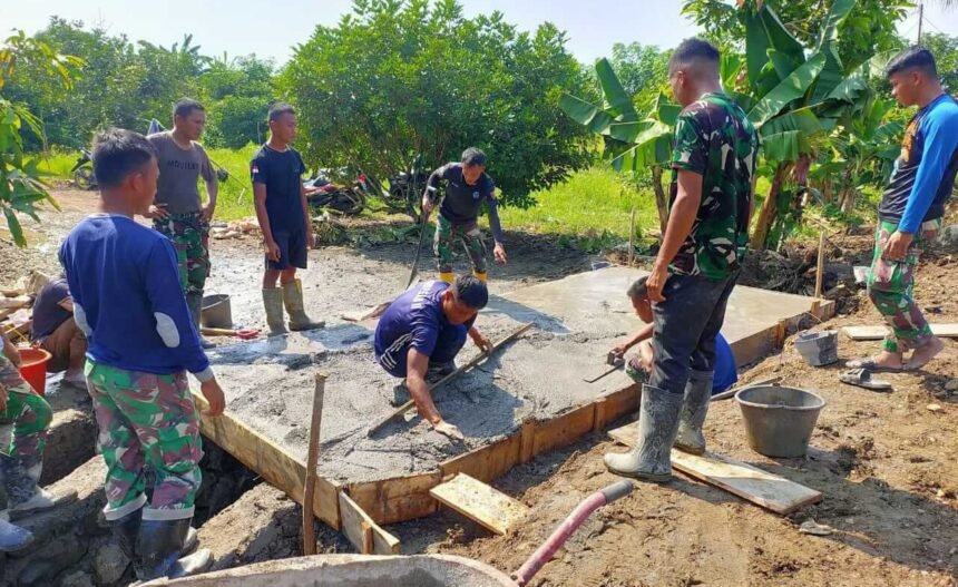 Pembangunan Plat Duiker dan Talud di dua lokasi berbeda dilaksanakan oleh Satgas TMMD Ke 120 TA. 2024 Kodim 1403/Palopo bersama Masyarakat Wilayah Desa Pammesakang Kecamatan Bua Kabupaten Luwu Sulawesi Selatan, Jum'at (31/5/2024).