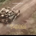 T-90M "Proryv" tank tempur terbaru Rusia, kini dilengkapi dengan sistem pelindung yang diklaim mampu menahan serangan dari tiga serangan kamikaze pesawat tak berawak musuh sekaligus.