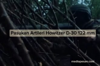 Artileri howitzer D-30 122 mm melakukan serangan dengan tembakan tepat sasaran dari posisi tertutup. (sputnik/ho/mediapesan)