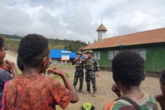 Satgas Buaya Putih edukasi anak Papua cara merawat kebersihan gigi, (6/6/2024).