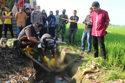 Warga Bontobila, Lingkungan Ujung Bulo, Kelurahan Lembang Parang, Kecamatan Barombong, Kabupaten Gowa, dikejutkan oleh penemuan mayat bayi di irigasi persawahan pada Jumat (7/6/2024).