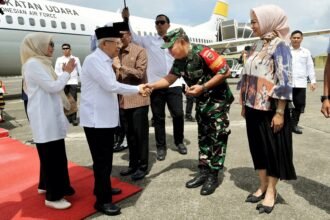 Pangdam XIV/Hasanuddin sambut kedatangan Wapres RI di Maros, Jumat (7/6/2024).