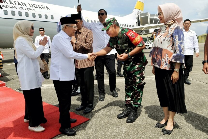 Pangdam XIV/Hasanuddin sambut kedatangan Wapres RI di Maros, Jumat (7/6/2024).