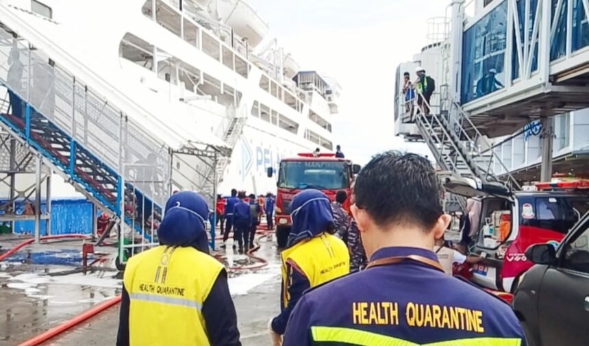 Insiden Kebakaran KM Umsini di Pelabuhan Makassar, (9/6/2024). 