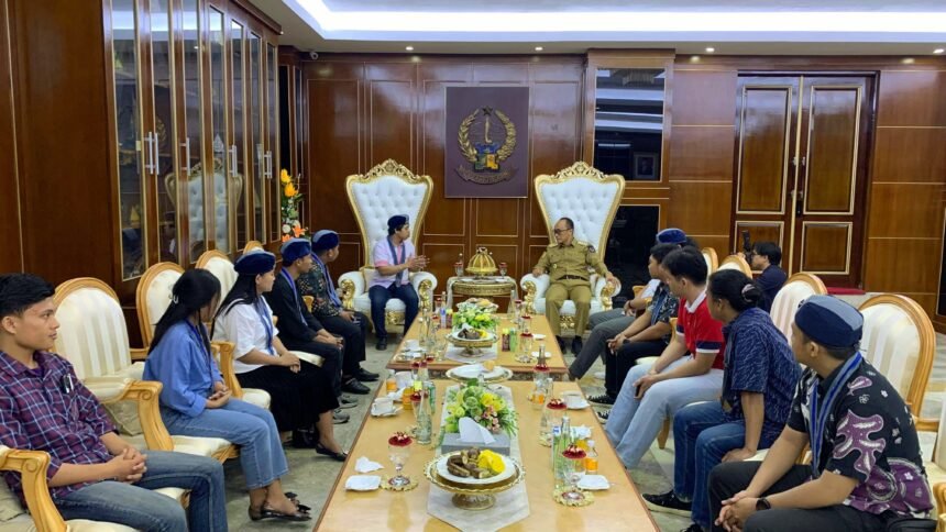 Penjabat (Pj.) Gubernur Sulawesi Selatan, Prof. Zudan Arif S.H., M.H., menerima kunjungan dari Badan Pengurus Cabang (BPC) Gerakan Mahasiswa Kristen Indonesia (GMKI) Cabang Makassar.