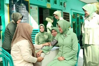 Dinkes dan BPJS Cek Kesehatan Anggota Persit Kodim 1410 Bantaeng, (12/6/2024).