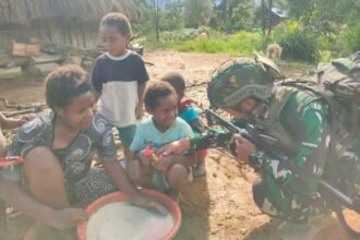 TNI Satgas Yonif 323 Buaya Putih ciptakan kedamaian di Papua, (17/6/2024).