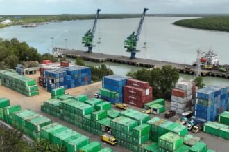 Operasional tetap berjalan meski aksi berlangsung di Pelabuhan Merauke, (10/7/2024).
