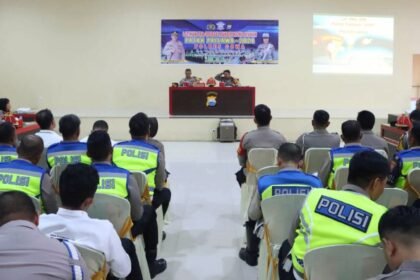 Polres Gowa menggelar latihan pra operasi Patuh Pallawa 2024: Tertib lalu lintas untuk Indonesia Emas, (15/7/2024).