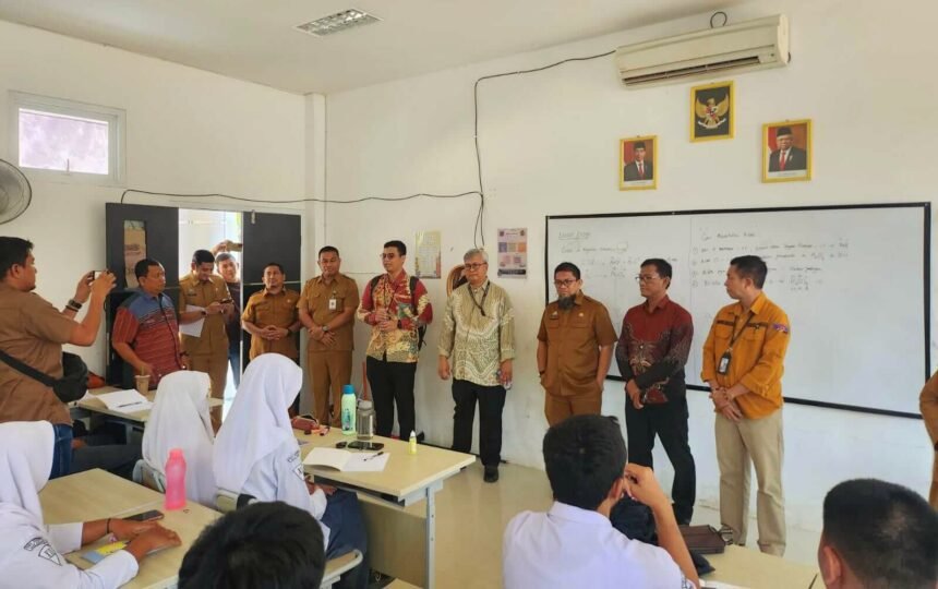 Dinas Pendidikan Sulawesi Selatan telah mengambil berbagai langkah untuk menyalurkan calon siswa yang belum lulus melalui jalur prestasi.