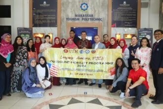 Language Academy, Fakultas Ilmu Sosial dan Humaniora, Universiti Teknologi Malaysia (UTM) melakukan kunjungan ke kampus Politeknik Pariwisata (Poltekpar) Makassar dalam rangka kegiatan Outbound Academic Visit, (16/7/2024).