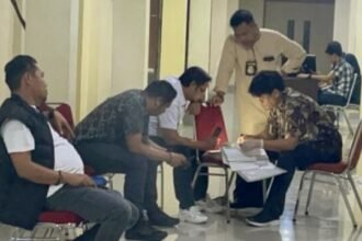 Polisi melakukan penggeledahan di ruang arsip Kantor Walikota Parepare pada Jumat lalu (19/7/2024).