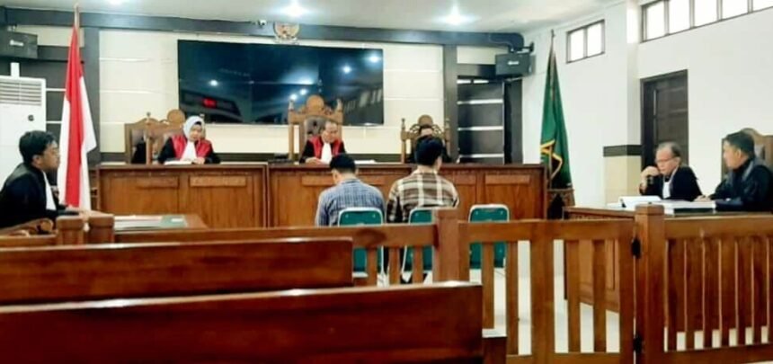 Dua terdakwa kasus kematian Virendy mengajukan nota pembelaan (pleidoi) di Pengadilan Negeri (PN) Maros pada Selasa (23/07/2024).