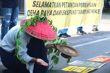 Aksi WALHI Sulsel di Depan Kantor PT Vale Indonesia: Tuntut moratorium dan hentikan eksplorasi nikel di Blok Tanamalia