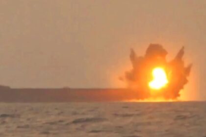 Rekaman serangan kapal tak berawak Tufan-1, terhadap kapal kargo kering Yunani, Transworld Navigator, (23/6/2024).