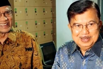 Jusuf Kalla bersama Haedar Nashir di Kantor Pusat PP Muhammadiyah di Jakarta pada Sabtu, 13 Juli 2024.