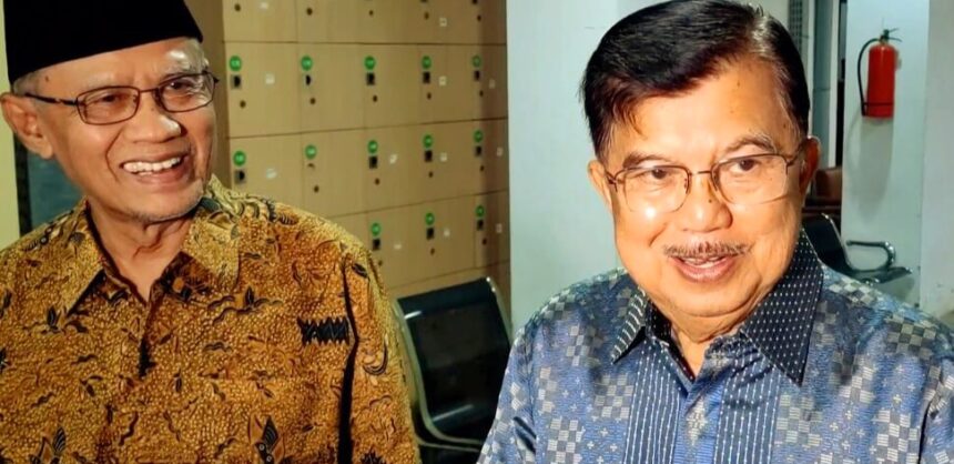 Jusuf Kalla bersama Haedar Nashir di Kantor Pusat PP Muhammadiyah di Jakarta pada Sabtu, 13 Juli 2024.