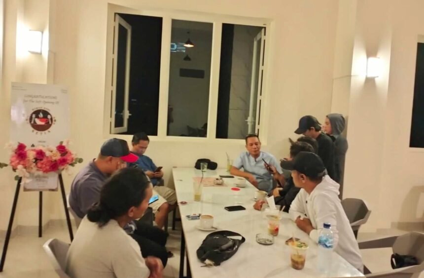 Pertemuan di sebuah kafe di bilangan Jalan Irian Makassar, (3/8/2024).