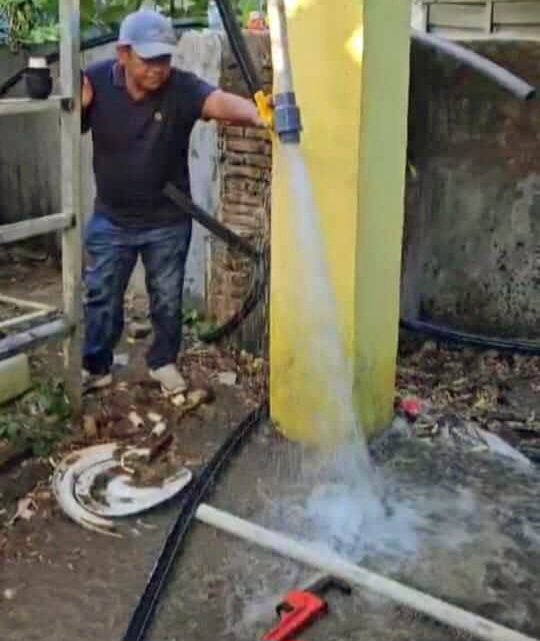 kebutuhan air bersih bagi warga Cambaya, Kecamatan Ujung Tanah, Kota Makassar.