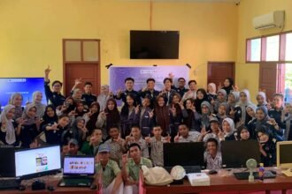 Siswa SMA Negeri 14 Makassar Siap Hadapi Era Digital: Deputi Pendidikan GenBI Komisariat UNM menggelar "AI Platform Learning Series", Kamis (8/8/2024).