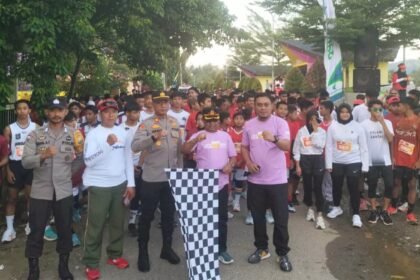 Polsek Enrekang aktif sukseskan "Fun RUN Merdeka" di Kabupaten Enrekang, (10/8/2024).