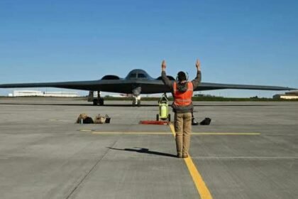 Pesawat Pengebom B-2 Spirit di Qatar, (4/8/2024).